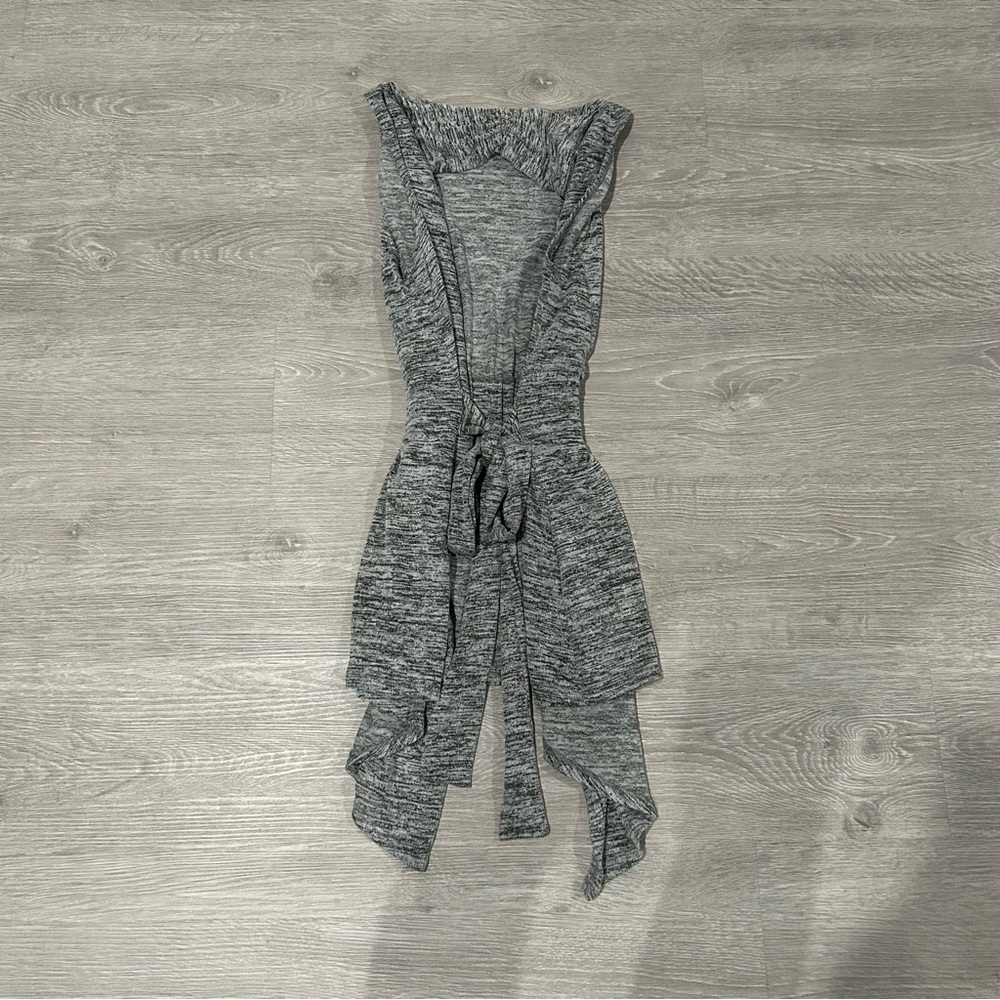 Gray Sleeveless Cardigan with Tie